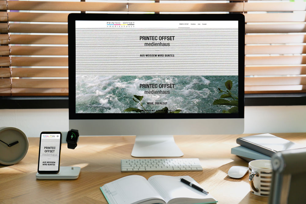 Bildschirmarbeitsplatz mit dem Projekt Printec Offset
